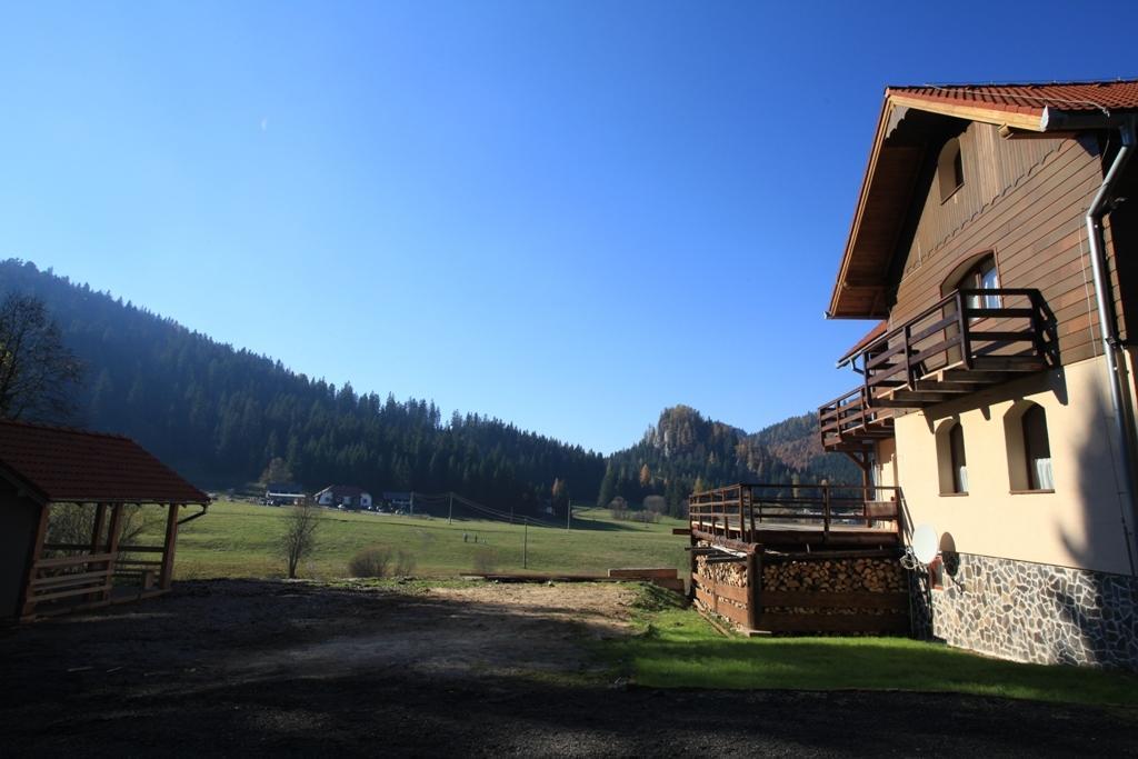 Penzion Ladova Hotel Stratena Exterior photo